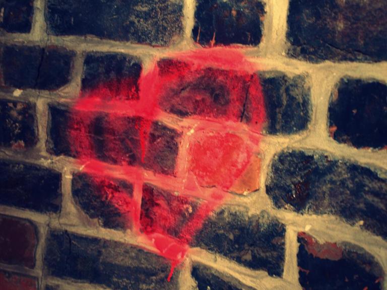 Mur en brique, coeur en vrac